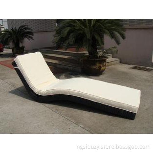Modern Luxury Comfortable Wicker Rattan Sun Lounger For Poo